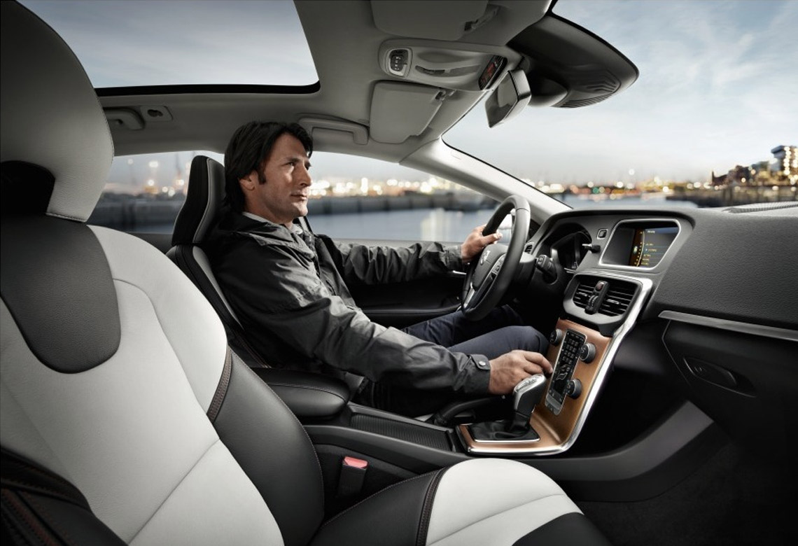 oferta volvo v40 vlack