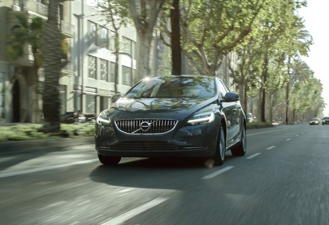 oferta volvo v40 vlack