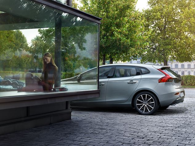 volvo v40