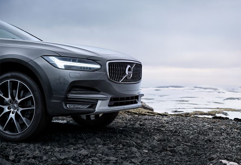 volvo v90 cross country